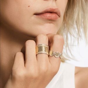 Anna Beck classic band cigar ring